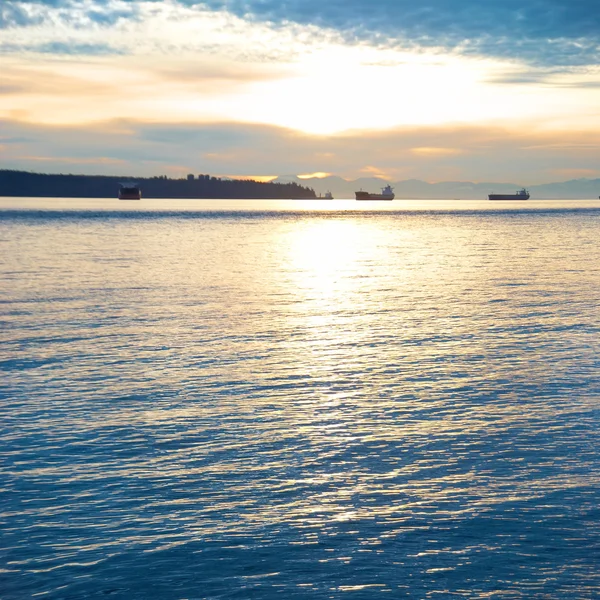 Zonsondergang op zee — Stockfoto