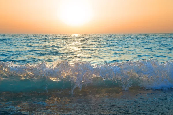 Puesta de sol sobre el mar — Foto de Stock