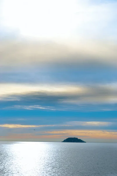 Small island in the sea. — Stock Photo, Image