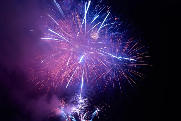 Coloridos fuegos artificiales navideños — Foto de Stock