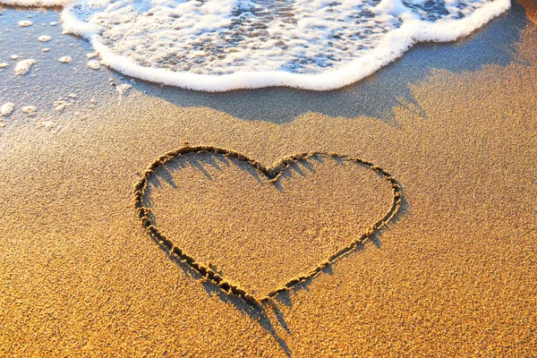 Heart on the sand — Stock Photo, Image