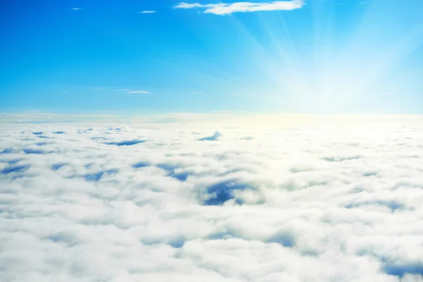 Cielo azul y nubes — Foto de Stock