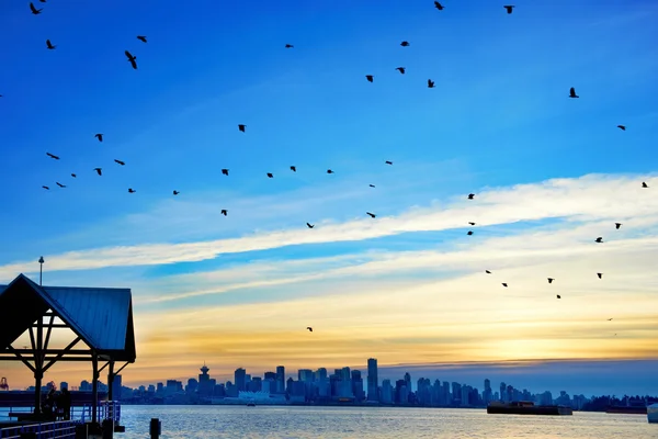 Puesta de sol sobre Vancouver, Canadá — Foto de Stock