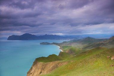 deniz limanı mavi su ile