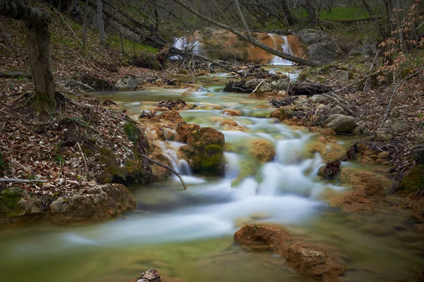 Красивий водоспад — стокове фото