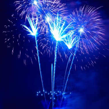 mavi renkli havai fişek