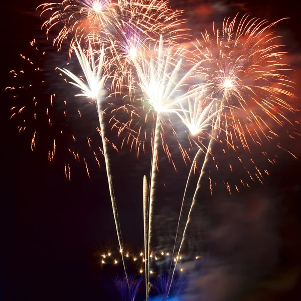 Kleurrijke vuurwerk — Stockfoto