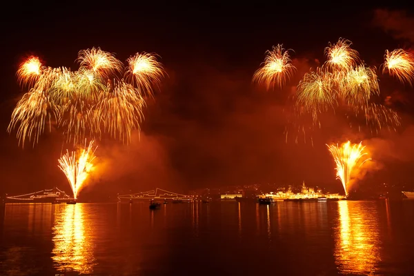 Fuochi d'artificio colorati — Foto Stock