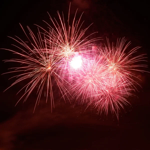 Fogos de artifício coloridos vermelhos — Fotografia de Stock