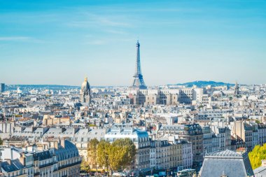 Eilffel kulesi ve şehir manzaralı Paris şehri