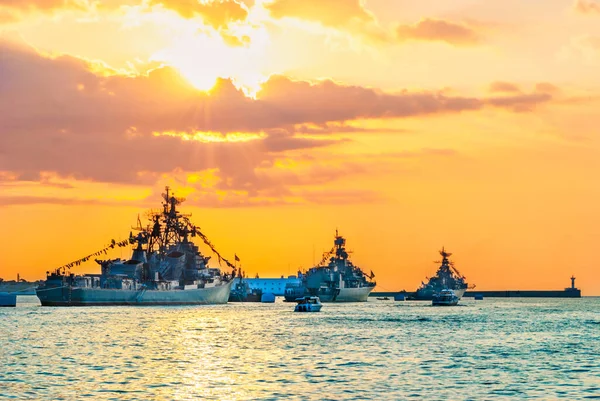 Askeri donanma Rus gemileri ve kruvazör Moskva Moskova