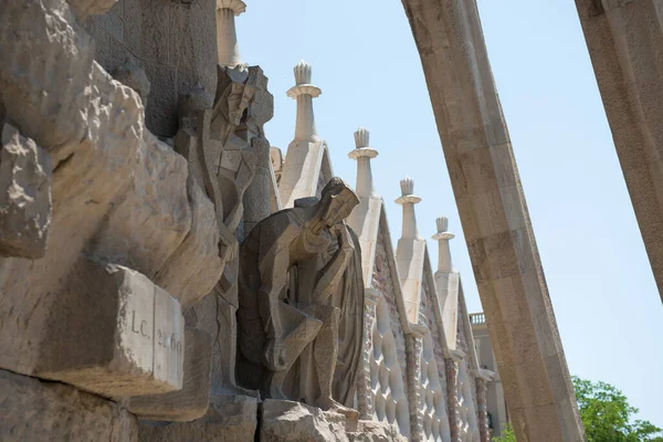 Barcelona Spagna Maggio 2016 Statua Sulla Facciata Della Sagrada Familia — Foto Stock