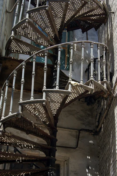 Ancien escalier dans les maisons de Tbilissi des 18-19 siècles, République de — Photo