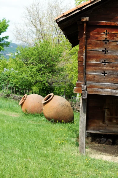 Utomhus enthographical museum i huvudstaden i Republiken av geo — Stockfoto