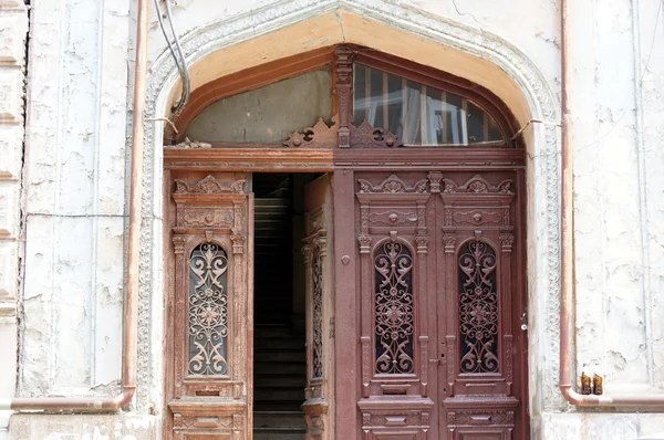 Escadaria velha em casas de Tbilisi de 18-19 séculos, República de — Fotografia de Stock