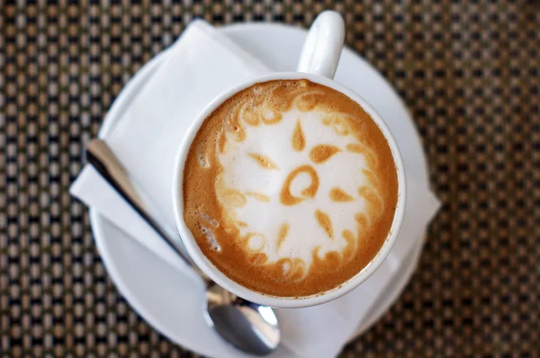 Tazza di cappuccino con sole — Foto Stock