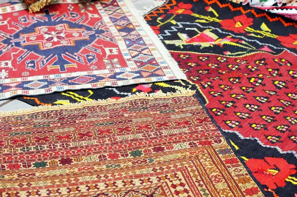 Old carpets in the street market in Tbilisi Old town, Republic o — Stock Photo, Image