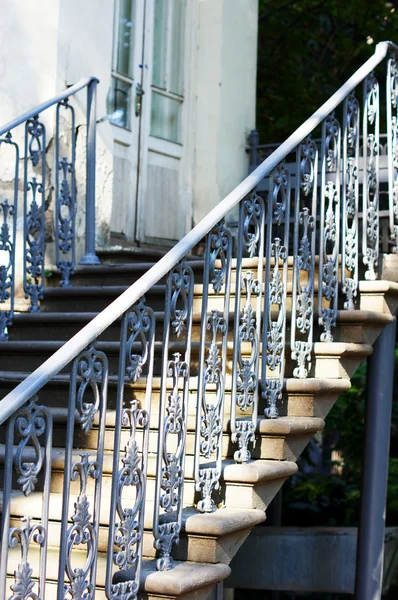 Vieille porte Art Nouveau à Tbilissi Vieille ville, République de Géorgie — Photo