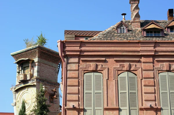 Weergave van traditionele smalle straatjes van de oude tbilisi, Republiek van g — Stockfoto