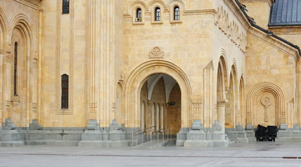 A maior catedral ortodoxa da região do Cáucaso - St. Trinity — Fotografia de Stock