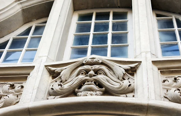 Dettagli di facciate Art-Nouveau e arredamento degli edifici a Tbilisi Old — Foto Stock