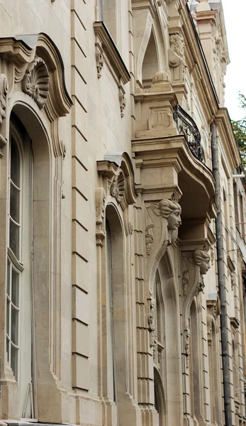 Detaljer för art nouveau fasader och byggnad inredning i tbilisi gamla — Stockfoto