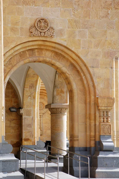 A maior catedral ortodoxa da região do Cáucaso - St. Trinity — Fotografia de Stock