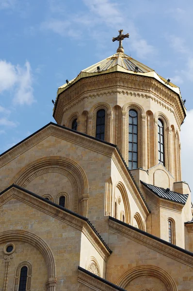 高加索地区-圣三位一体的最大的东正教大教堂 — 图库照片