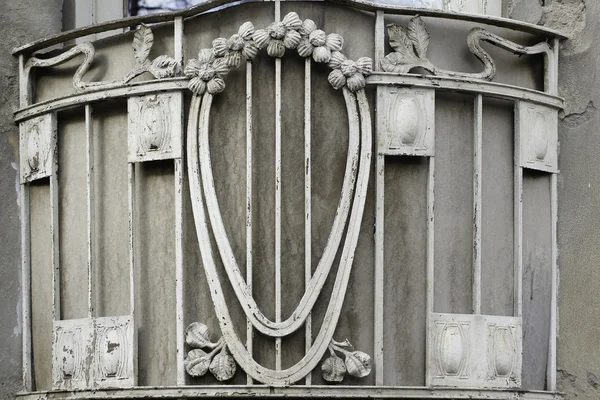 Art-nouveau cephe dekorasyon Tiflis eski şehirde Dövme demir — Stok fotoğraf