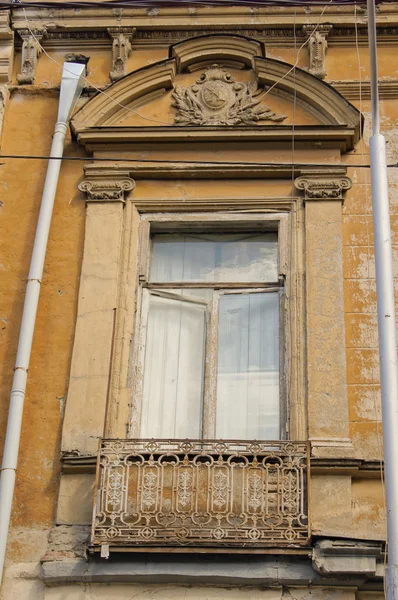 Fenêtre décorée Art Nouveau — Photo