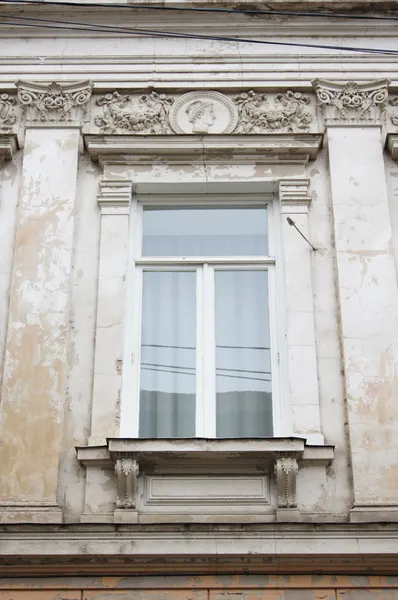 Fenêtre décorée Art Nouveau — Photo