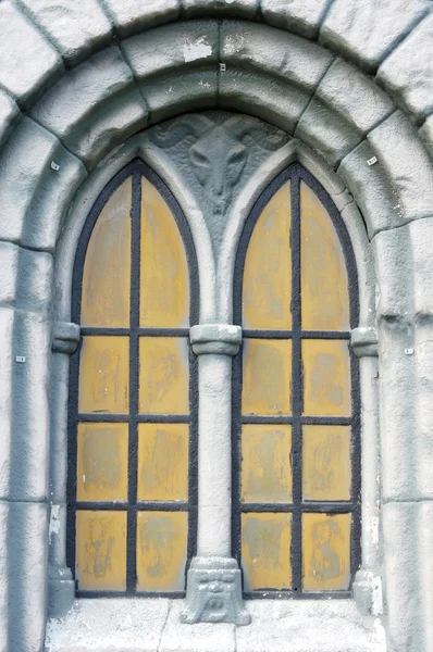 Fenster im Burgstil in Tiflis, Georgien — Stockfoto