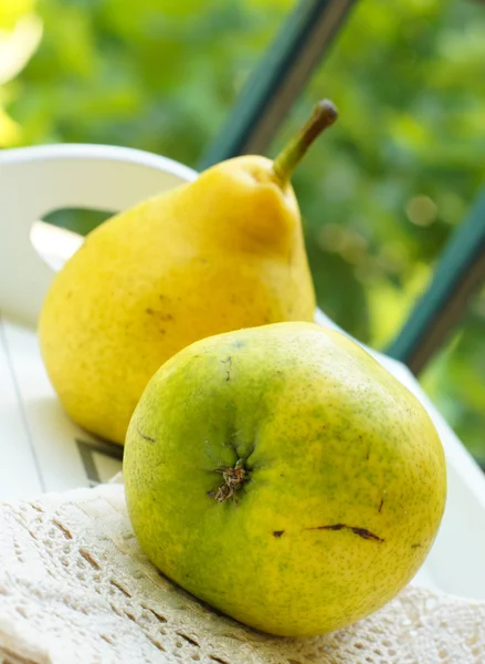 健康的な朝食: 梨とジュース — ストック写真