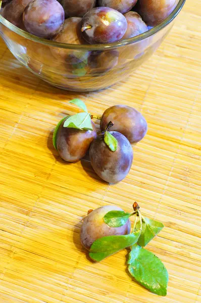 Fresh plums — Stock Photo, Image