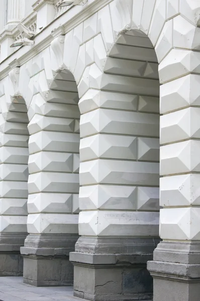 トビリシのアーキテクチャ、総督の宮殿のアーケード — ストック写真