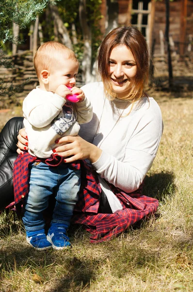 Happy mother and child — Stock Photo, Image