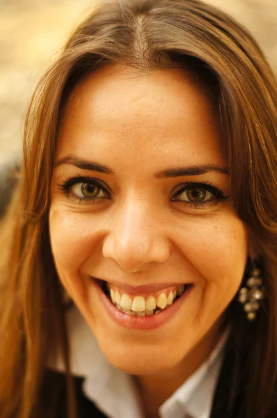 Retrato de mujer al aire libre — Foto de Stock