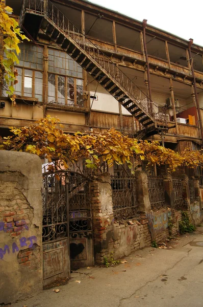 Наружная лестница в Старом Тбилиси — стоковое фото