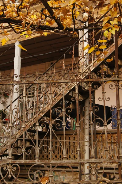 Outdoor stairs in Old Tbilisi — Stock Photo, Image