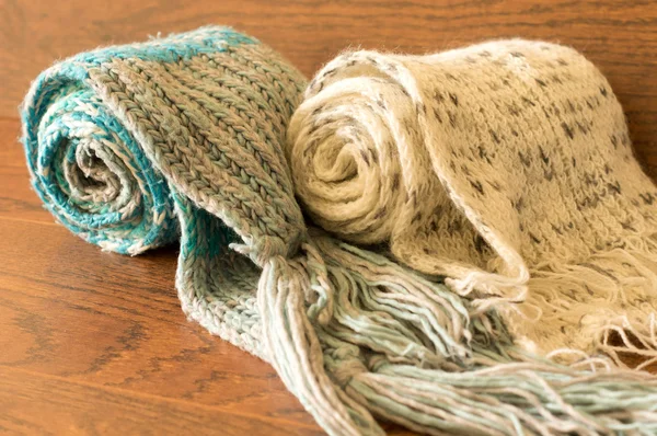 Вязаные шарфы — стоковое фото