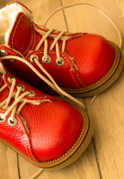 Zapatos rojos para niños — Foto de Stock