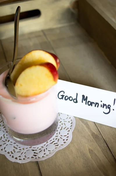 Yogur y manzana —  Fotos de Stock