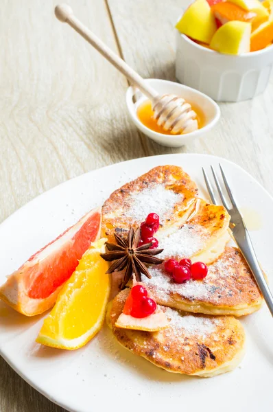Pancakes with fruits