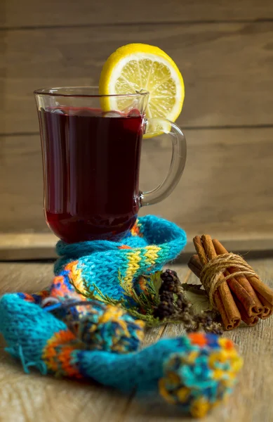 Vino caliente con especias —  Fotos de Stock