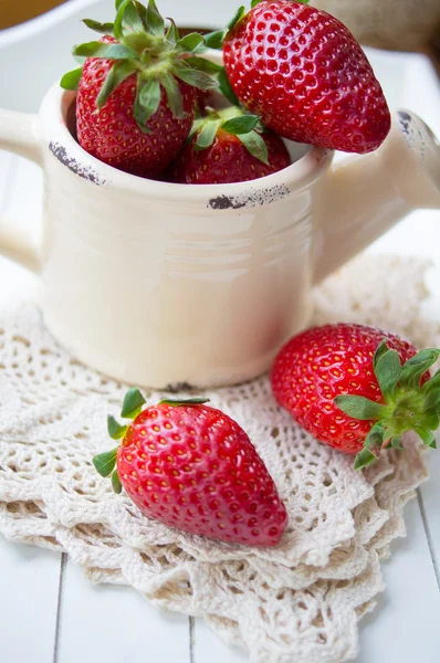 新鲜的草莓果实 — 图库照片