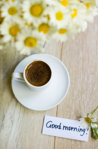 Daisy and coffee — Stock Photo, Image