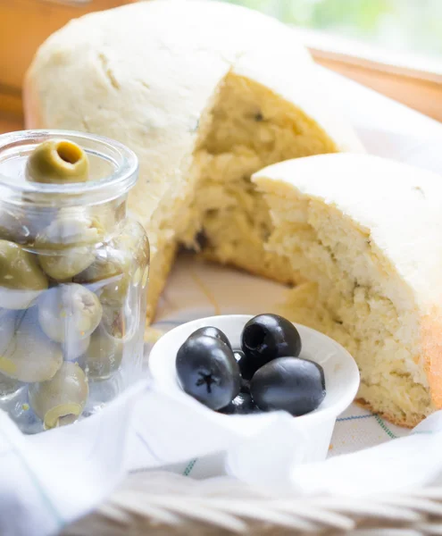 The bread with olives — Stock Photo, Image