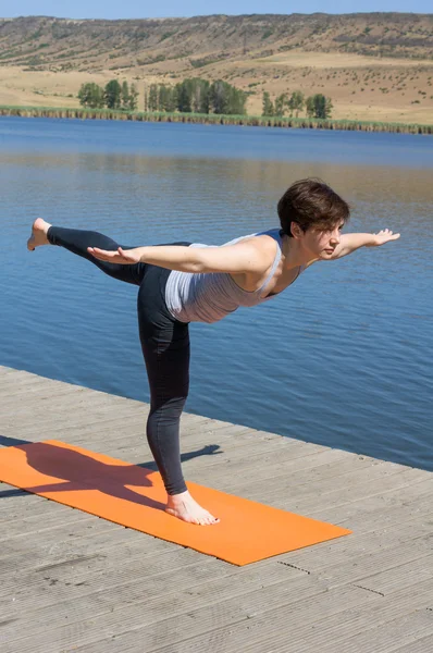 Yoga buiten — Stockfoto