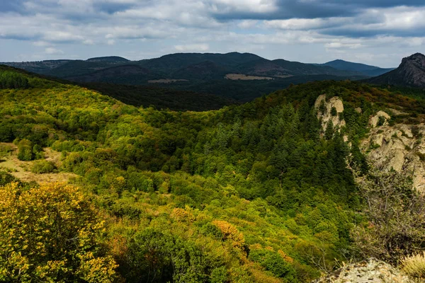 Berömda Birtvisi Canyon Landmärke Med Medeltida Slott Gömd Mellan Sluttningarna — Stockfoto