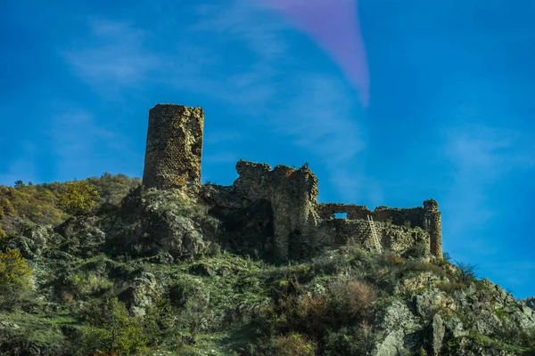 Ruínas Castelo Medieval Topo Das Montanhas Cáucaso Desfiladeiro Borjomi Geórgia — Fotografia de Stock